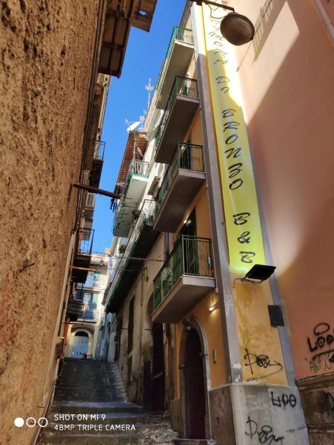 La Dimora Di Bronzo Hotel Napoli Bagian luar foto