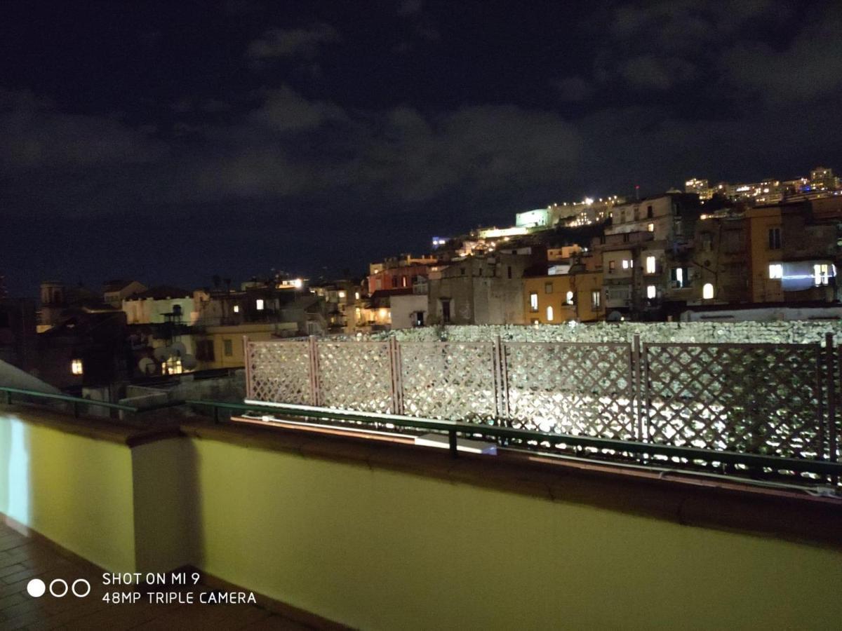 La Dimora Di Bronzo Hotel Napoli Bagian luar foto