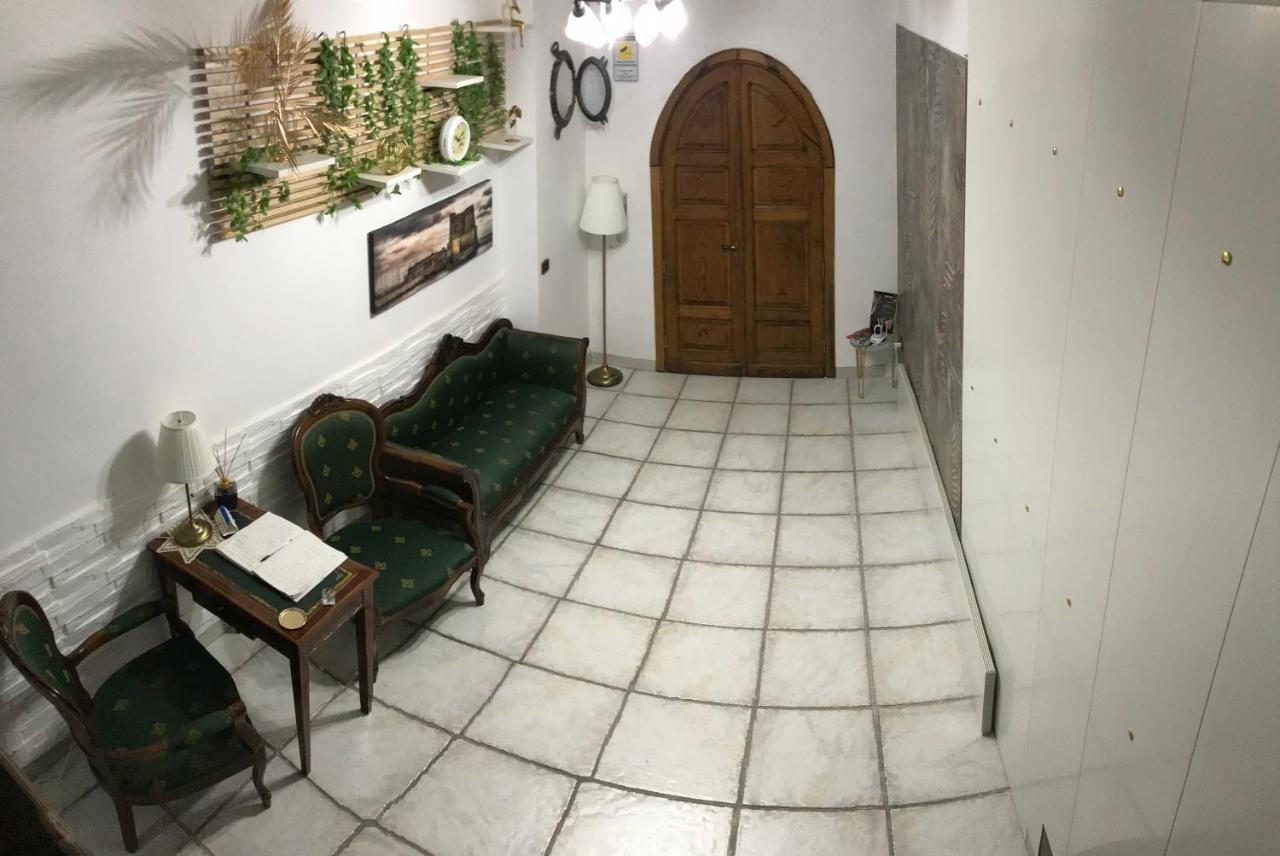 La Dimora Di Bronzo Hotel Napoli Bagian luar foto