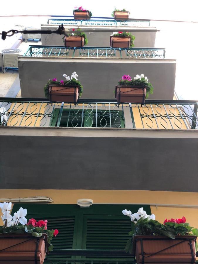 La Dimora Di Bronzo Hotel Napoli Bagian luar foto