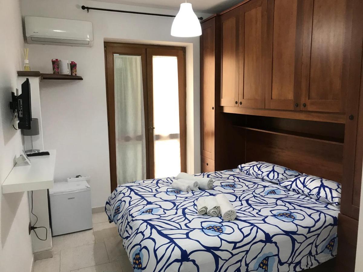 La Dimora Di Bronzo Hotel Napoli Bagian luar foto