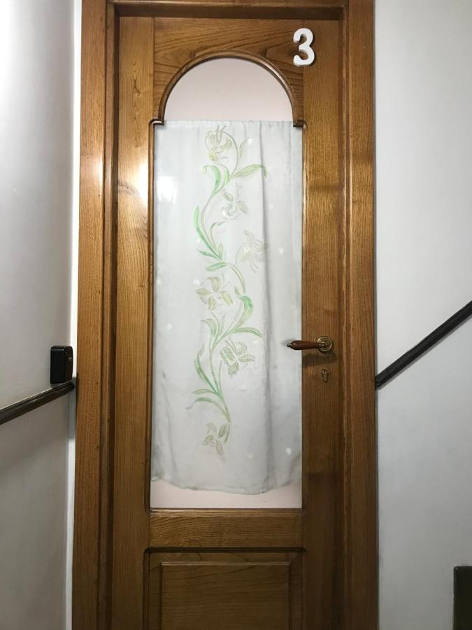 La Dimora Di Bronzo Hotel Napoli Bagian luar foto